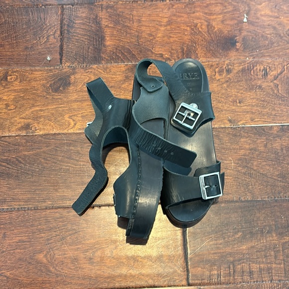 Bryr flatform black sandal - Picture 3 of 5